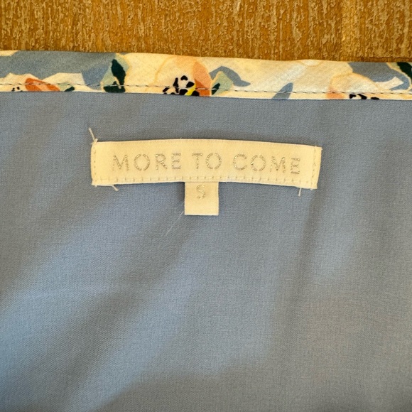 More To Come Blue Flowered Skirt Small - Picture 2 of 3